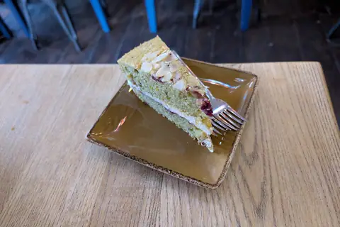 Eggfree Cake Box photo 1